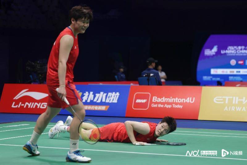 中国羽毛球大师赛16强战<strong></p>
<p>币阅</strong>,国羽五项锁定11个八强席位