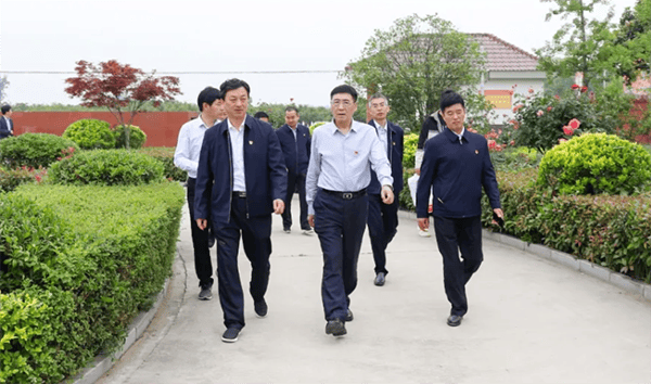 鹤壁市委常委、常务副市长林鸿嘉落马<strong></p>
<p>凤凰币</strong>，一个月前被罢免