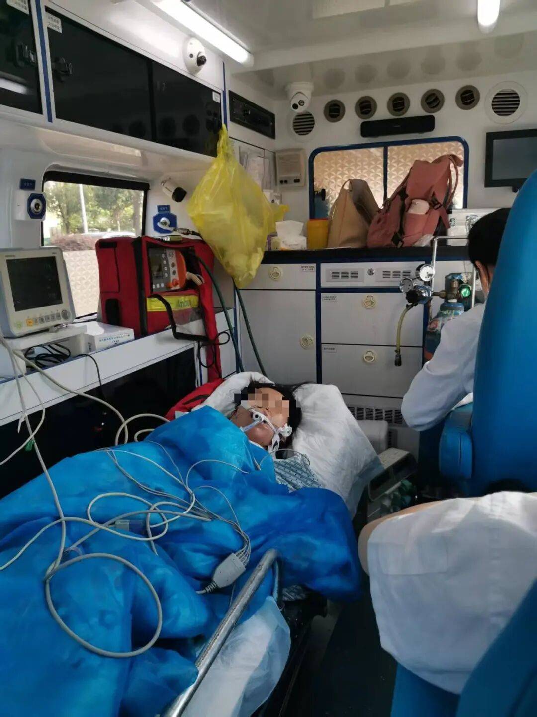 女护士结婚半年发烧头痛<strong></p>
<p>币利网</strong>,诊治12天才确诊“脑脊髓炎”致丧失劳动能力,鉴定:两家三甲医院因未及早诊断病情,应承担责任