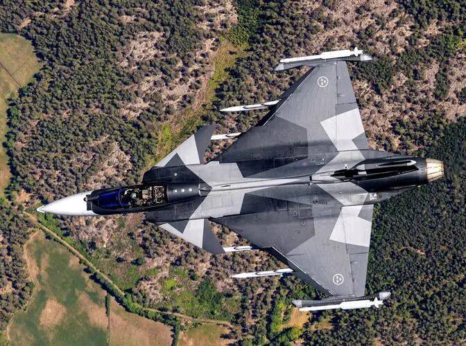 紧张!德国、瑞典战机直接与俄机缠斗<strong></p>
<p>币利网</strong>,会正面冲突吗?