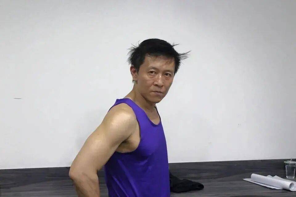 55岁演员家中猝逝<strong></p>
<p>币利网</strong>，陈尸多日才被发现