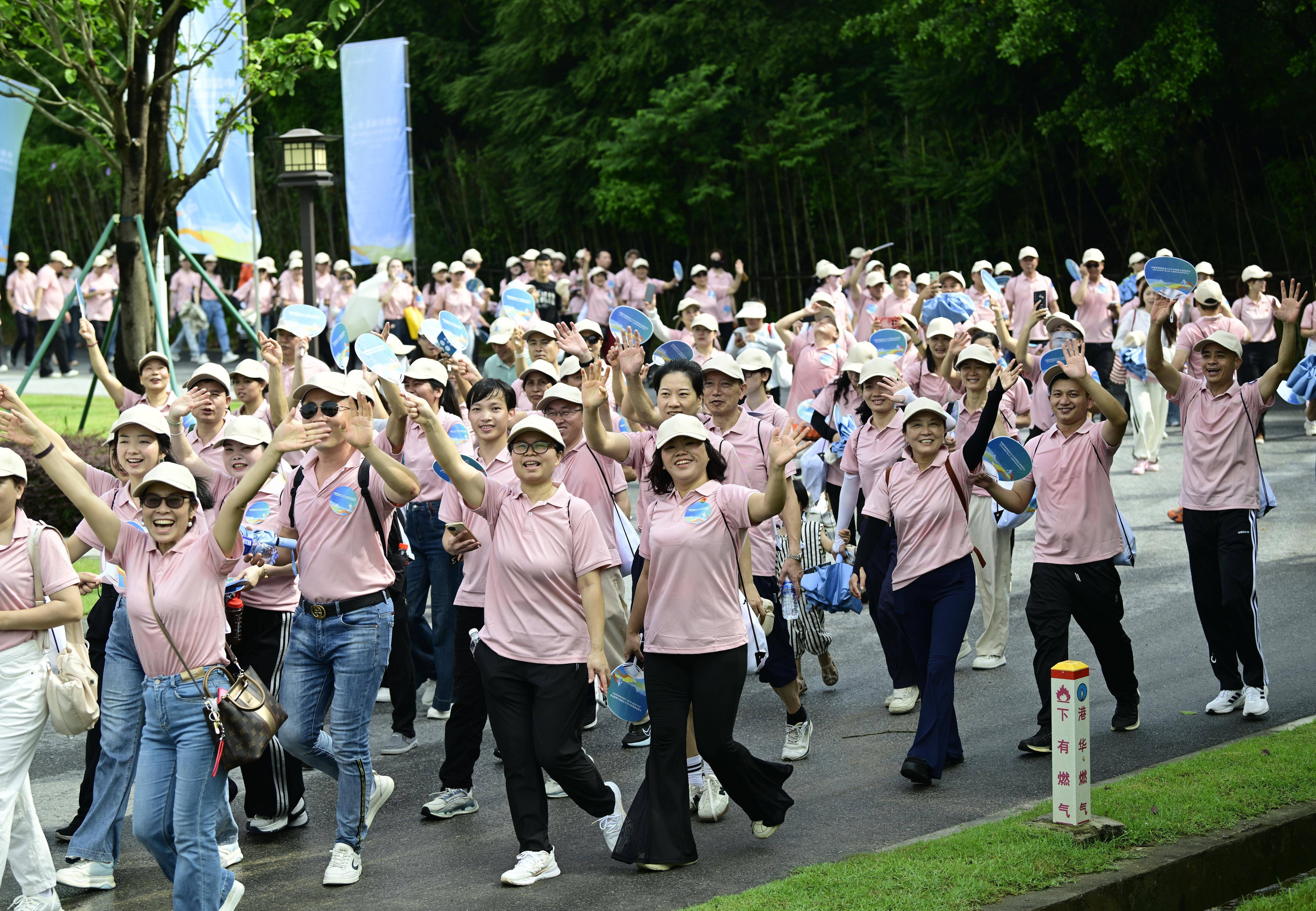 完美公司:以公益之心<strong></p>
<p>以利币</strong>,护航“无毒社会·完美人生”