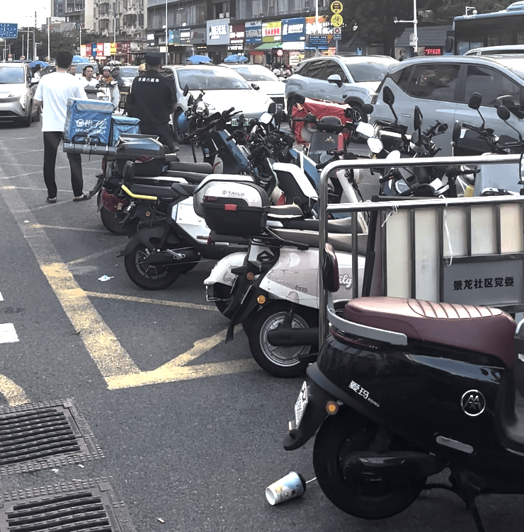 深圳一医院门口被指“举步维艰”<strong></p>
<p>淘币时代</strong>！整治后记者实探:仍很堵