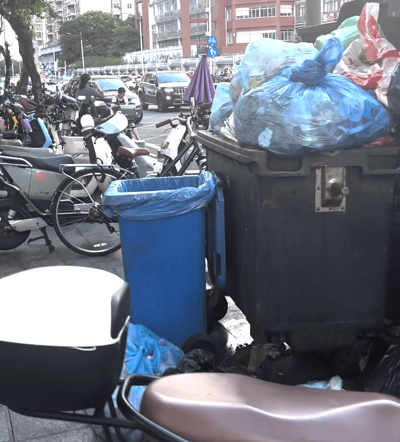 深圳一医院门口被指“举步维艰”<strong></p>
<p>淘币时代</strong>！整治后记者实探:仍很堵