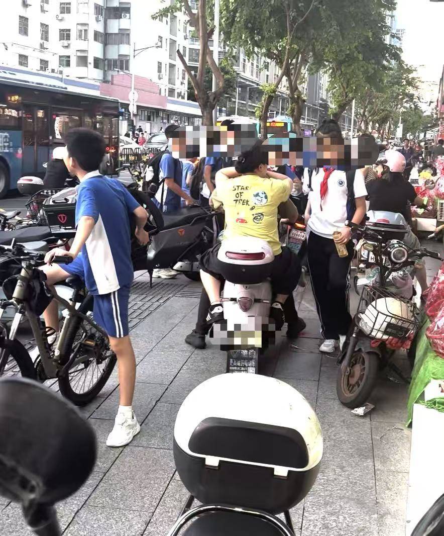 深圳一医院门口被指“举步维艰”<strong></p>
<p>淘币时代</strong>！整治后记者实探:仍很堵