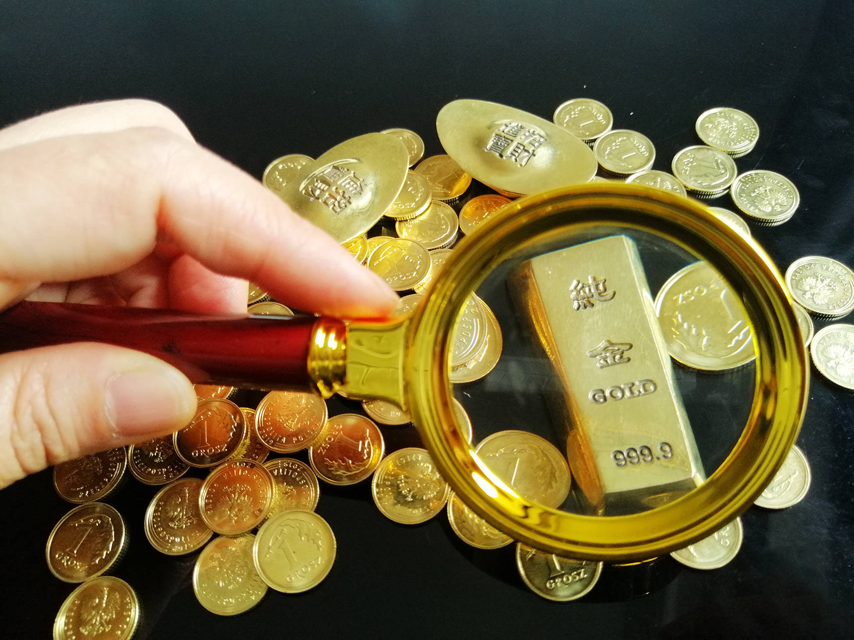 国际金价<strong></p>
<p>牛币币</strong>,再创历史新高!消费者:从今年年中一直观望到十一,没想到越等越贵!机构:仍上涨空间