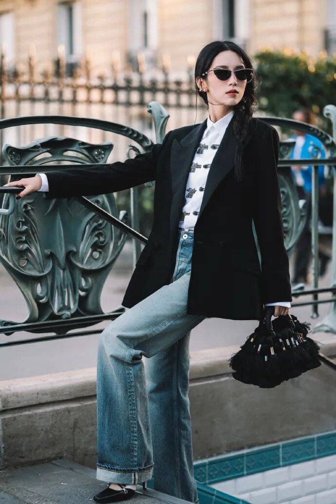 时装周上的女明星<strong></p>
<p>牛币币</strong>，秋冬氛围感一键封顶！