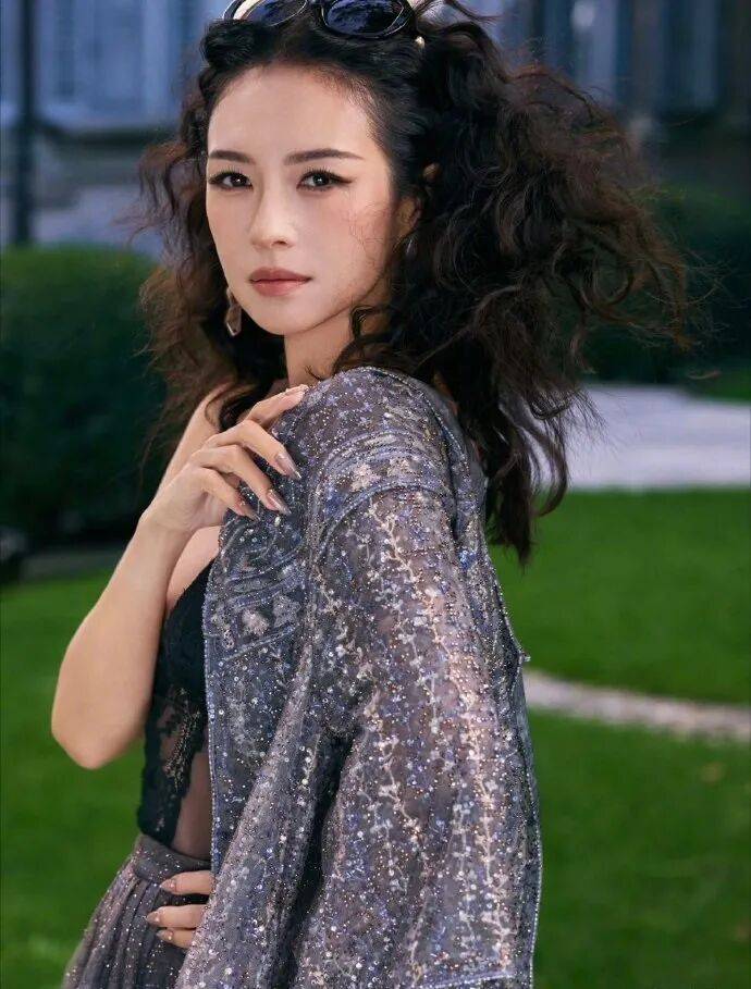 时装周上的女明星<strong></p>
<p>牛币币</strong>，秋冬氛围感一键封顶！