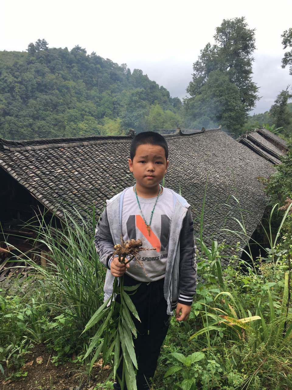 那个让老师骄傲的“调皮”班级!30年同学聚会<strong></p>
<p>西夏币</strong>,还伴有一封来自贵州的感谢信