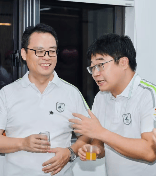 那个让老师骄傲的“调皮”班级!30年同学聚会<strong></p>
<p>西夏币</strong>,还伴有一封来自贵州的感谢信