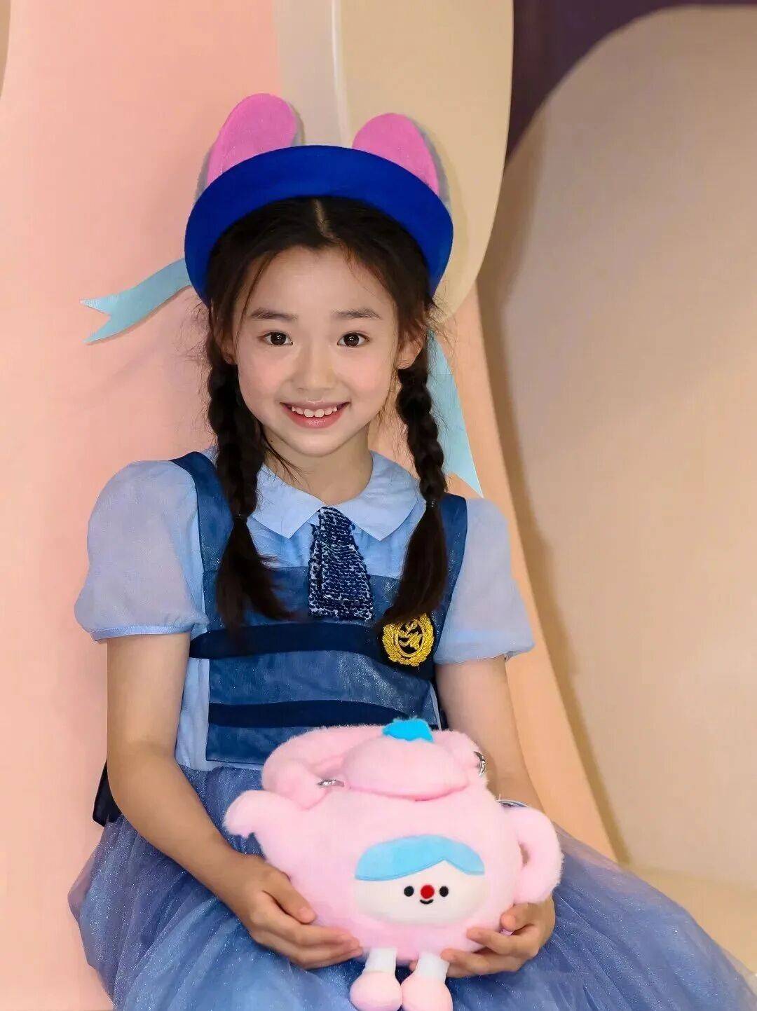 9岁小酒窝<strong></p>
<p>西夏币</strong>，大大方方成顶流