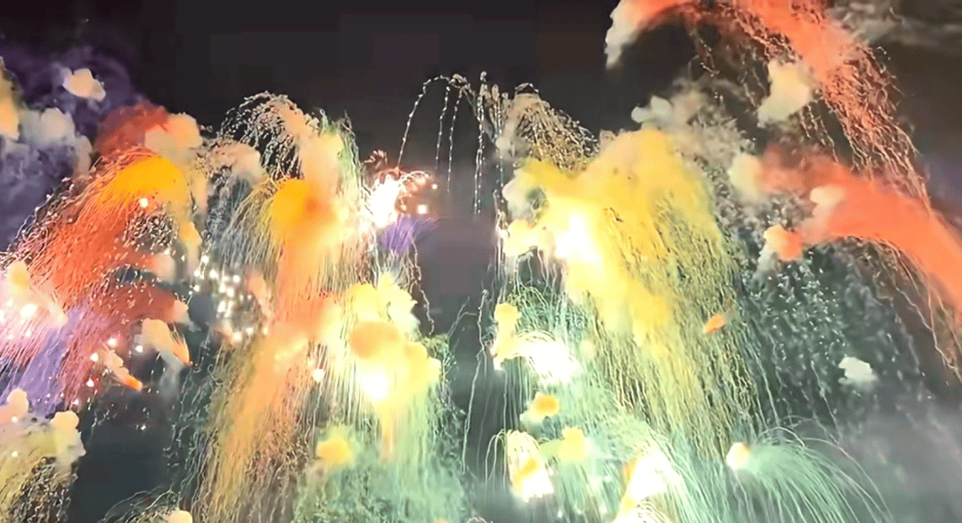 同比增长27%<strong></p>
<p>罄币</strong>!双节假期天河潭景区接待游客超21万人次