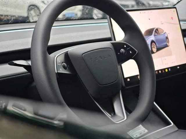 将特斯拉砍成“铁皮房”的<strong></p>
<p>罄币</strong>，是马斯克新的万亿对赌协议