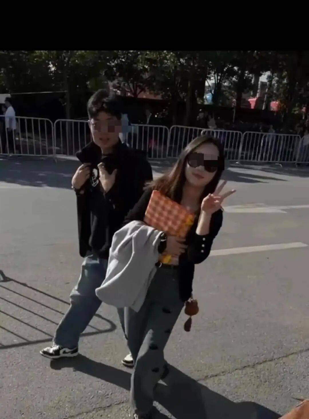 “中国两游客在马来西亚失踪”后续:男子手机定位仍在海底<strong></p>
<p>罄币</strong>,其姐姐加急办好护照即将赴事发地