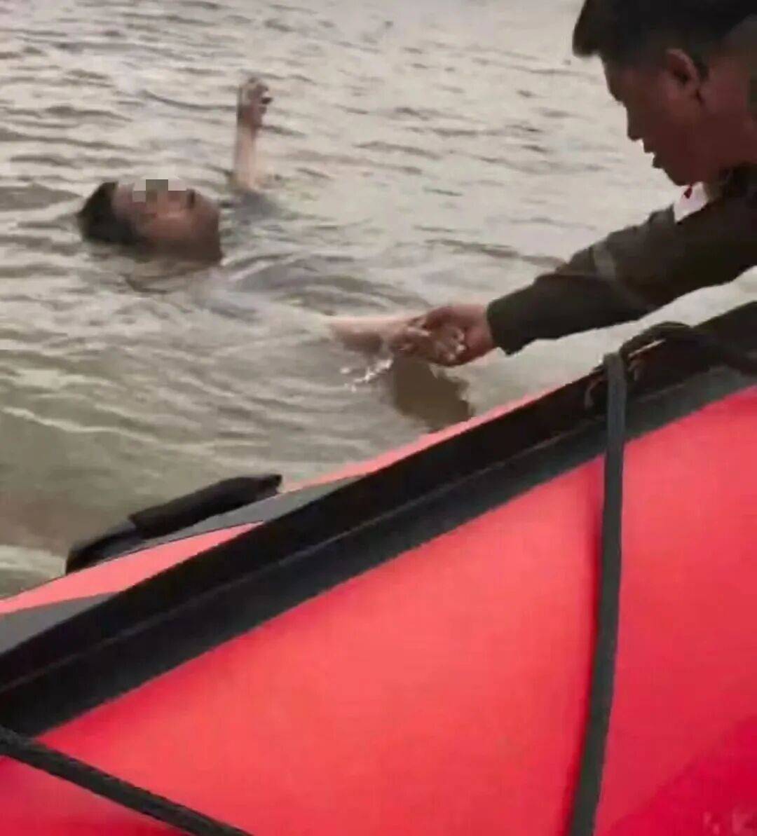 230斤重小伙酒后落水<strong></p>
<p>火特币</strong>,漂浮7小时终获救……