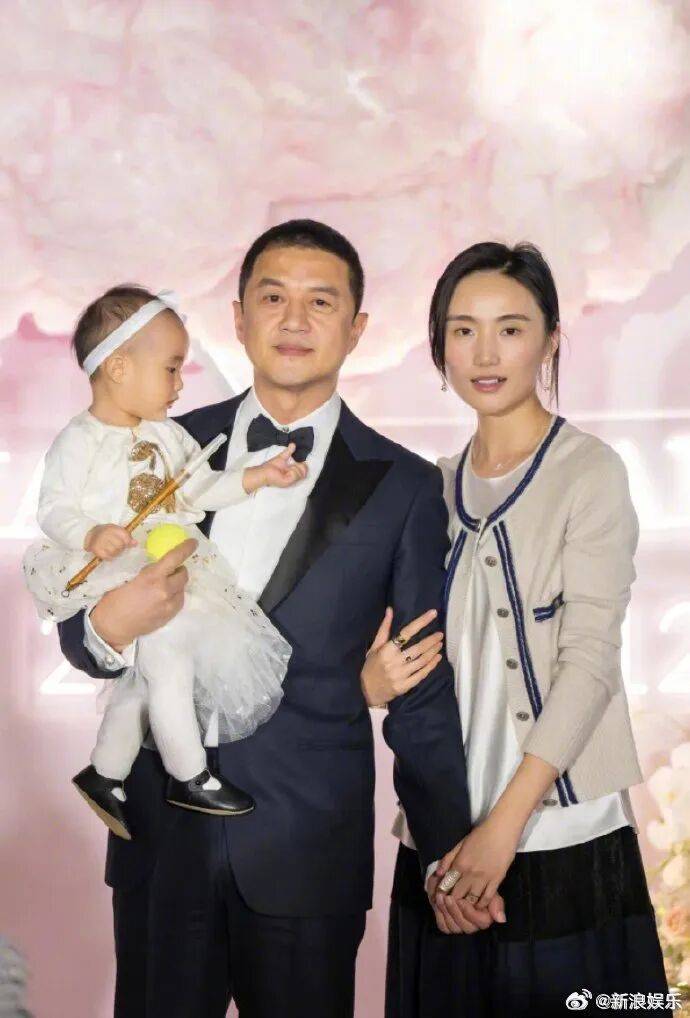 李亚鹏官宣与海哈金喜离婚:已经办理了离婚手续<strong></p>
<p>瓦特币</strong>,孩子跟随母亲生活,由双方抚养