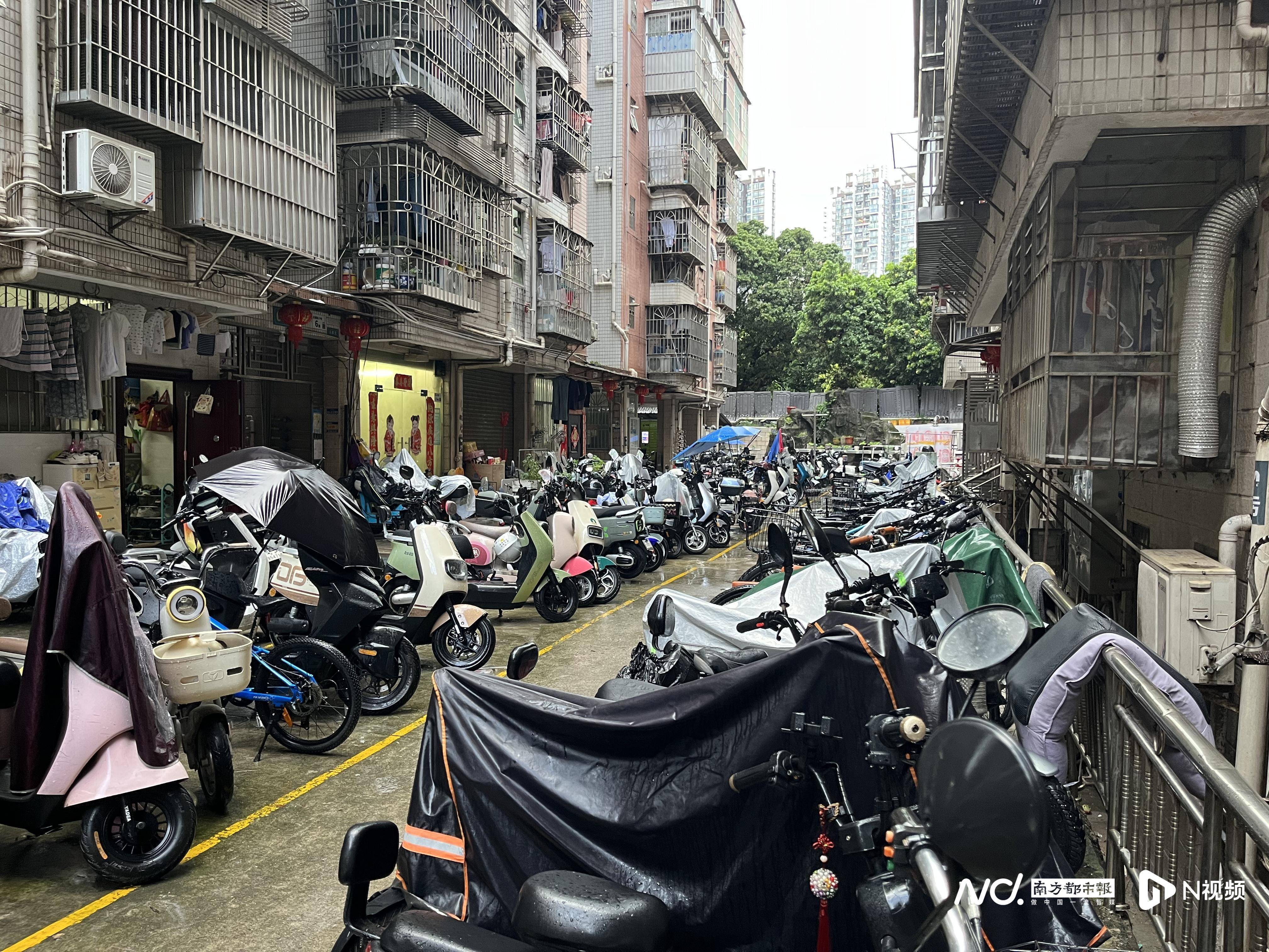 深圳一小区电动车管理引担忧<strong></p>
<p>瓦特币</strong>，部门责令整改后，记者实探