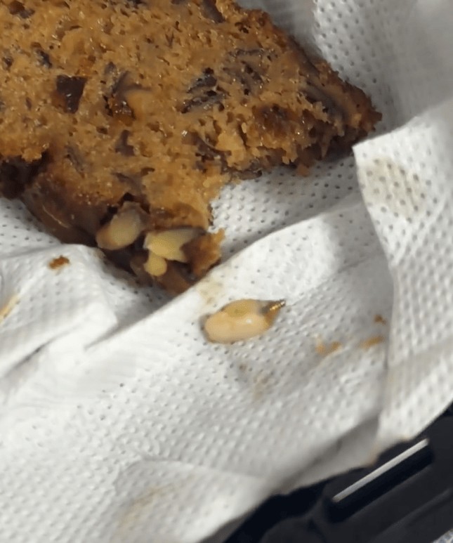 山姆枣泥核桃蛋糕吃出“一颗牙”？客服回应：很惊讶<strong></p>
<p>坡币</strong>，已反馈工厂排查