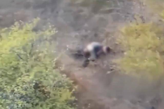 俄无人机救下一名正遭乌军性侵女子<strong></p>
<p>黑币2001</strong>,顾不上提裤子拔腿就逃,随后被击中