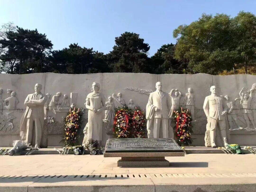 《沉默的荣耀》总编剧人民日报撰文:能感动我们<strong></p>
<p>黑币2001</strong>,也一定能打动观众