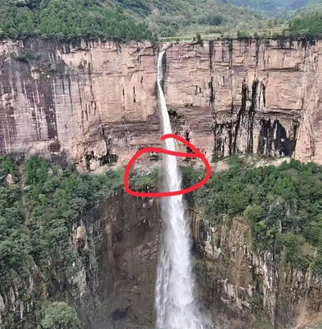 噩耗传来!王某某已确认身亡<strong></p>
<p>黑币2001</strong>,遗体在3米深潭下被找到