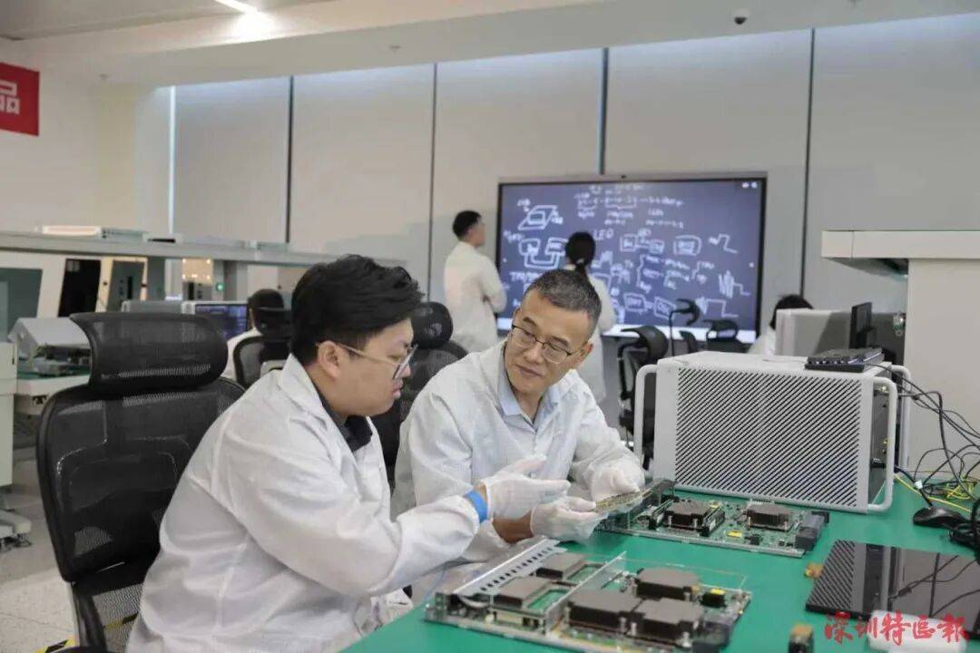 突破封锁<strong></p>
<p>黑币2001</strong>!国产!!可满足3-5nm芯片需求!!!