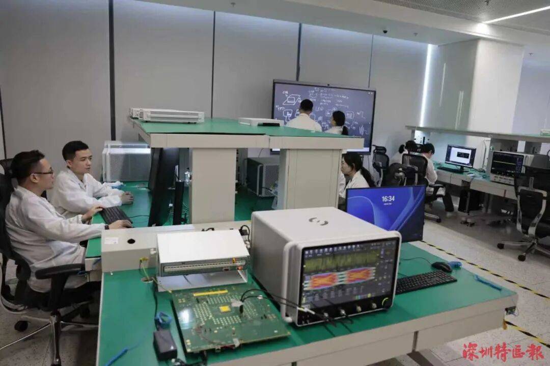 突破封锁<strong></p>
<p>黑币2001</strong>!国产!!可满足3-5nm芯片需求!!!