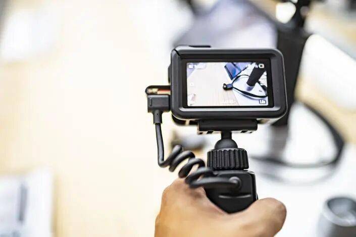 硬刚“背刺”争议<strong></p>
<p>黑币2001</strong>,大疆为何主动降价?