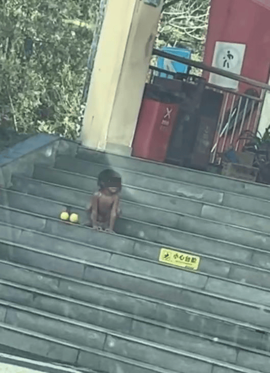 大理回应高速上有家庭带“野人小孩”：父母坚持让娃亲近自然<strong></p>
<p>农币</strong>，生活暂无困难，没虐待