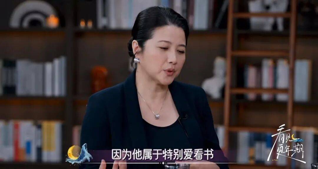 52岁影后颜丙燕公开小20岁男友：他知道我将步入更年期<strong></p>
<p>农币</strong>，已甜蜜相恋5年，两人出门必须手拉手