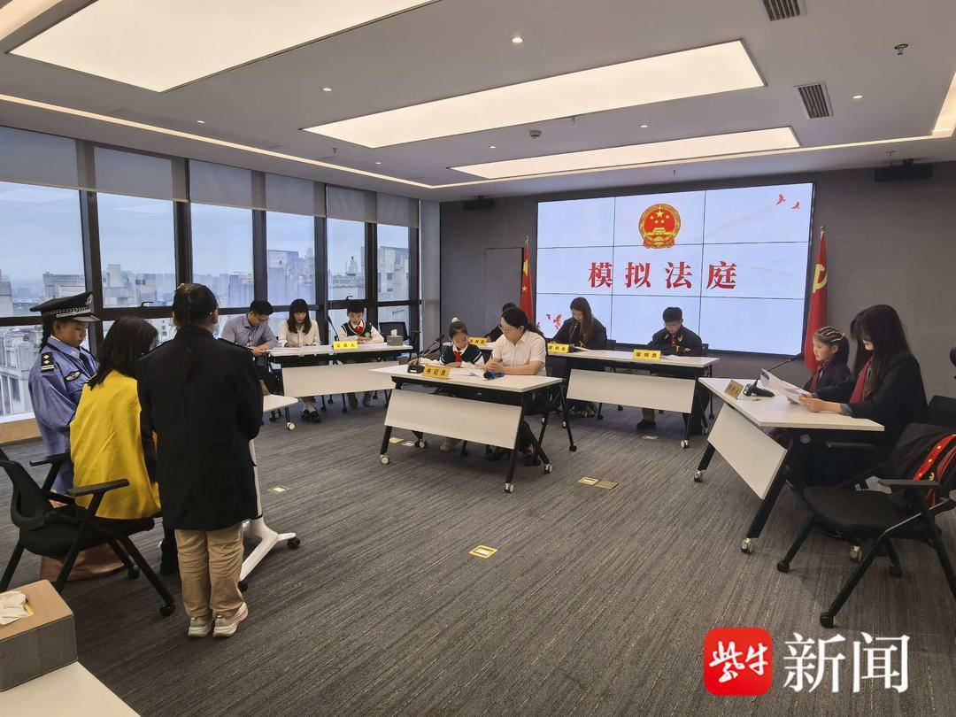 “叔叔是江苏的<strong></p>
<p>omg币价格</strong>,将来一定带你们去看看!”镇江警官不忘承诺,四次组织近百名藏区学子来苏研学