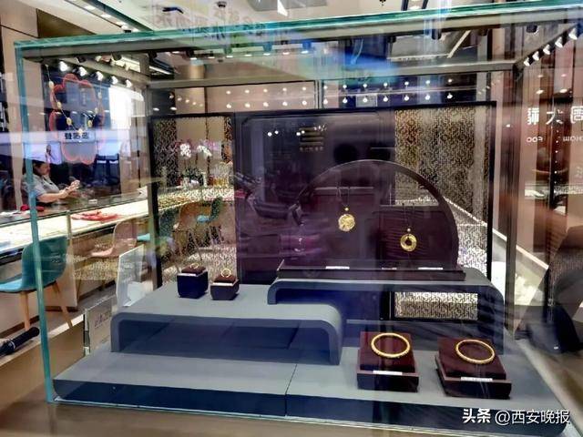 午后突发,黄金再度大跳水,现货黄金一度大跌1.92%<strong></p>
<p>比克币</strong>。