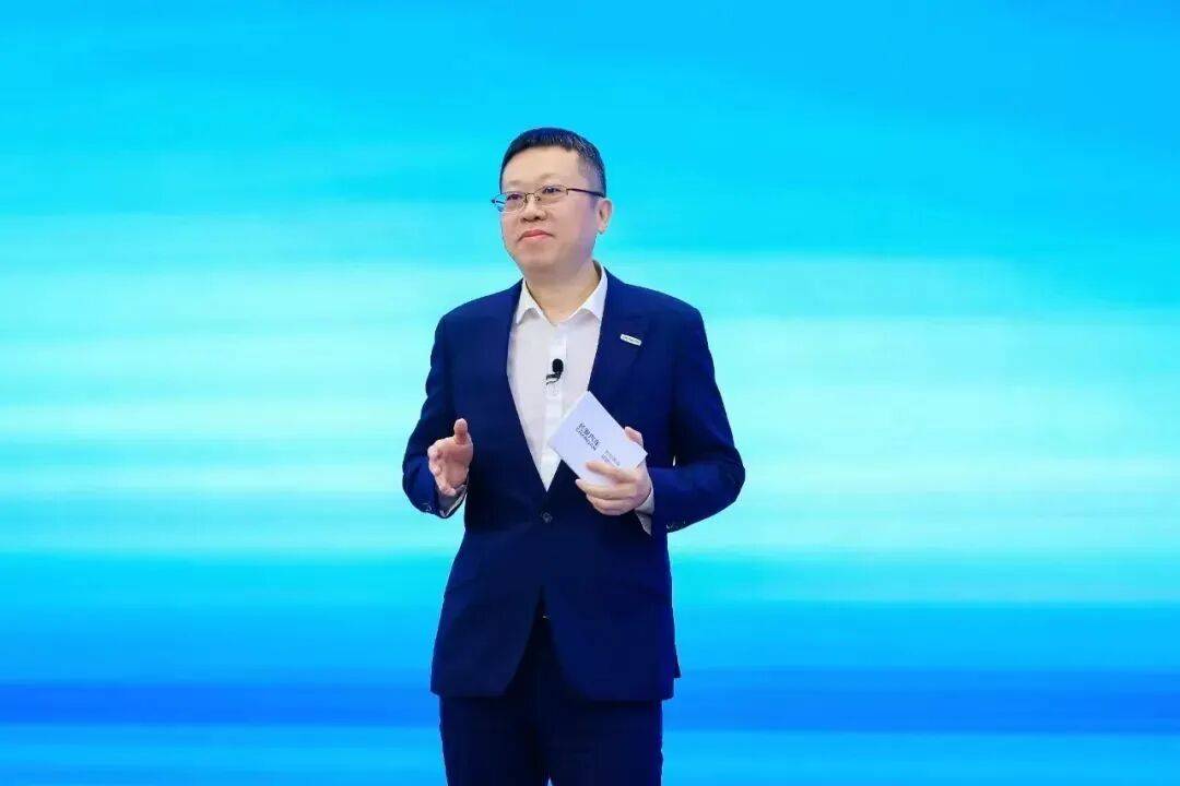 中央组织部决定：王俊履新职