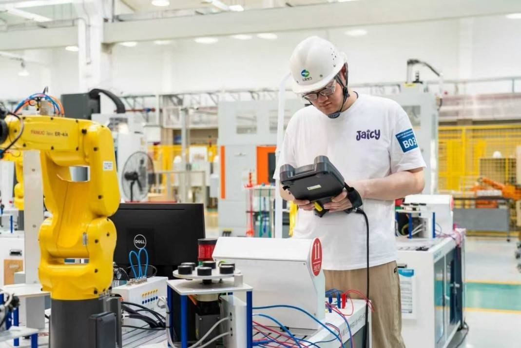 上海机器人系统运维选手集训有序推进<strong></p>
<p>云币海外</strong>，“破阵”指日可待