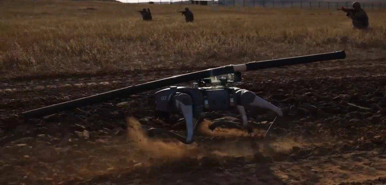 大场面！机器狗、无人机开路<strong></p>
<p>千币</strong>，实兵对抗演练画面公布