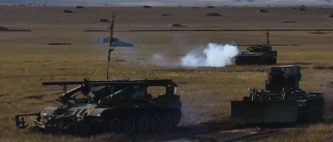 大场面！机器狗、无人机开路<strong></p>
<p>千币</strong>，实兵对抗演练画面公布