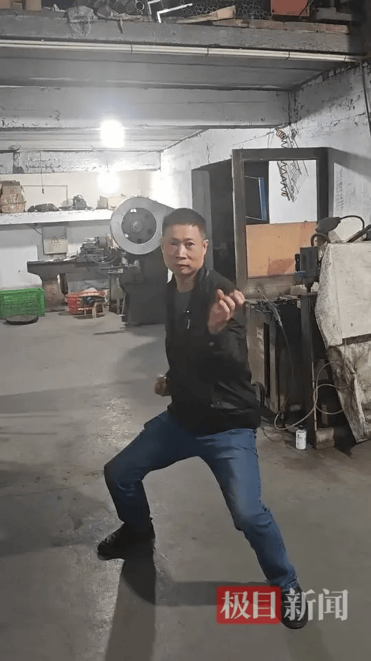 “传家锅”工厂账号粉丝已超260万<strong></p>
<p>汇币换算</strong>,对话锅厂负责人傅家兄弟:30年老锅依然能用,证明当年造锅选择是对的