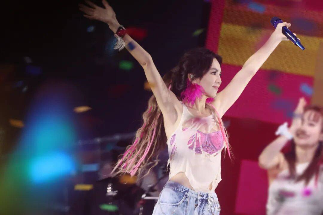 陈嘉桦<strong></p>
<p>z币</strong>，不慌不忙的惊艳