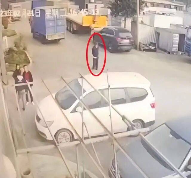 阳江95岁老翁车祸住院3月去世<strong></p>
<p>假捆币</strong>,鉴定称自身因素系死亡主因;司机被判一年两个月不断申诉,广东高院:量刑明显不当将再审