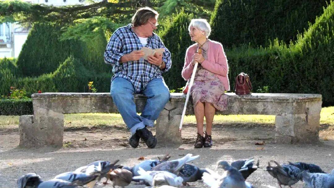 第一批丁克老后<strong></p>
<p>假捆币</strong>,“伴侣能陪一程,但最后都要靠自己”