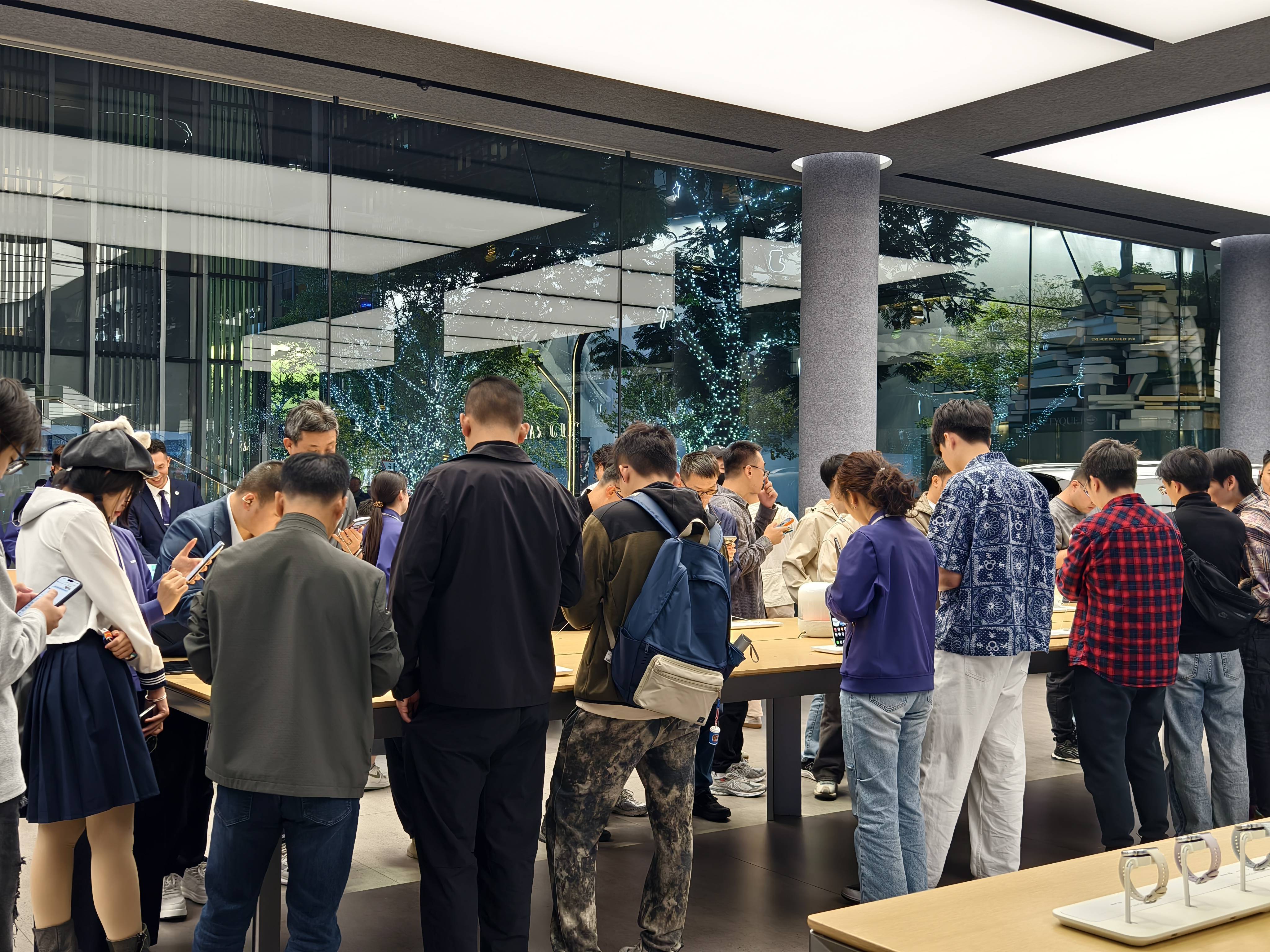 独家｜华为Mate80首批备货30万台左右<strong></p>
<p>w币</strong>，渠道商称“定价很有魄力”