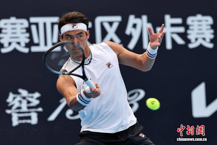 2026澳网亚太区外卡赛男单第一轮:布云朝克特战胜对手晋级8强