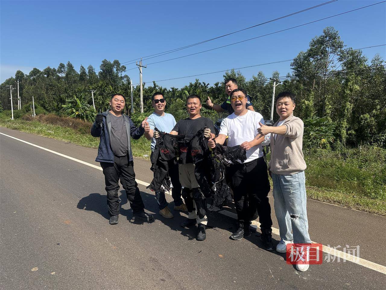 海南一女子被野蜂围攻躲进电动车挡风被<strong></p>
<p>w币</strong>，5名摩友挥舞衣服施救