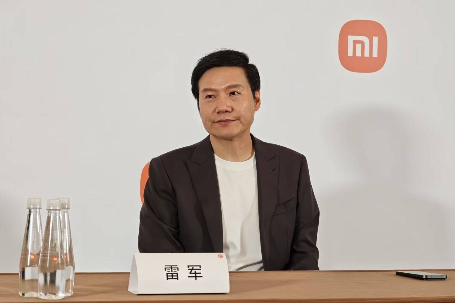 雷军宣布1亿港元增持后<strong></p>
<p>吉祥如意币</strong>,小米港股美股迎来上涨