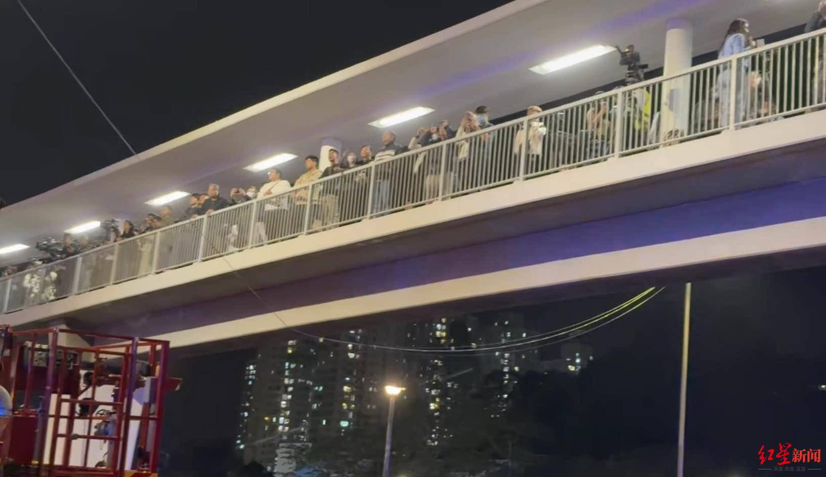 红星新闻实探香港宏福苑大火现场：警员称第一次遇到这么大火<strong></p>
<p>thb币登录</strong>，餐厅老板自发为救援人员送餐