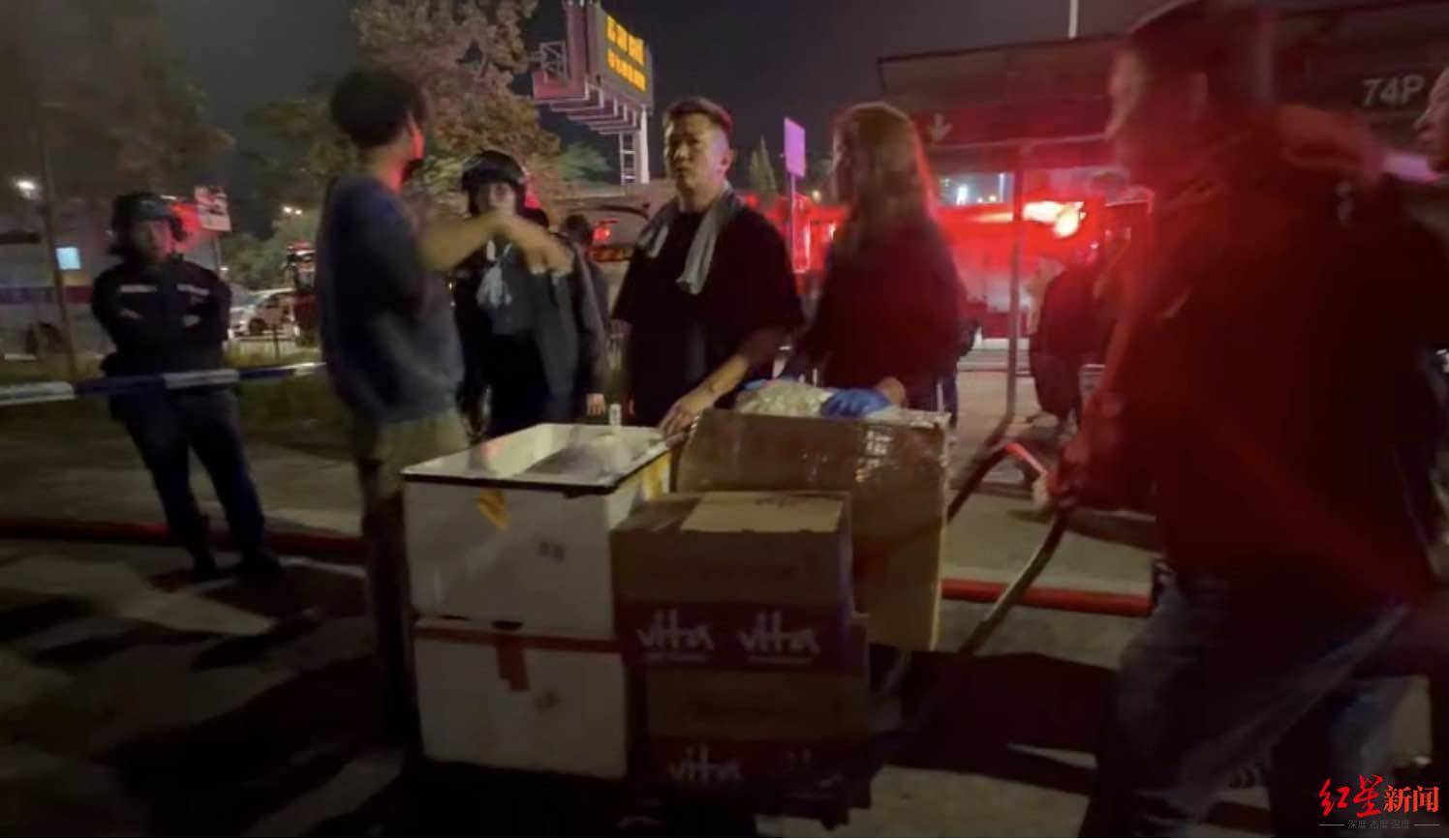 红星新闻实探香港宏福苑大火现场：警员称第一次遇到这么大火<strong></p>
<p>thb币登录</strong>，餐厅老板自发为救援人员送餐
