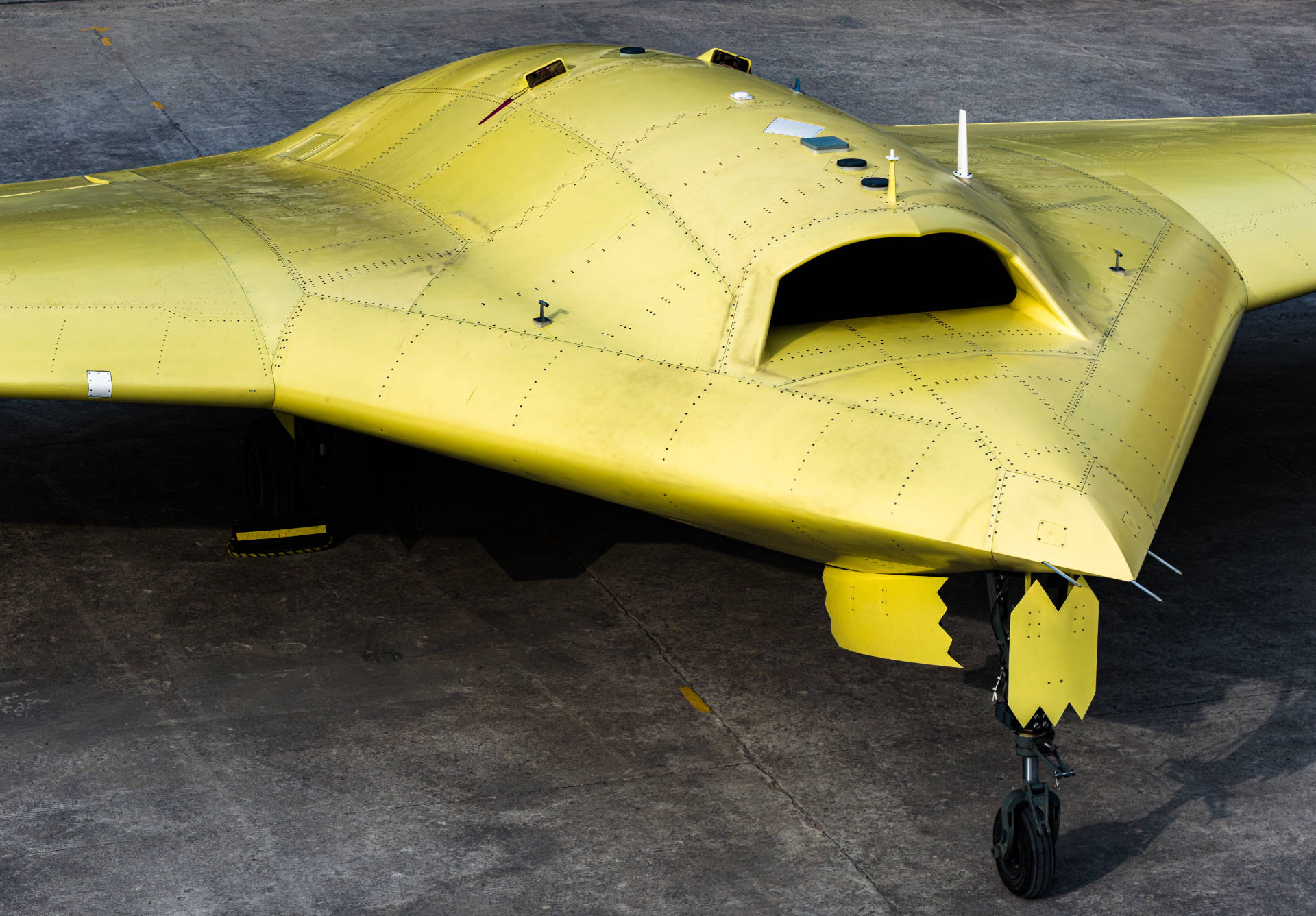 多张高清大图<strong></p>
<p>37币</strong>!新型高空高速长航时无人机彩虹-7近日成功首飞