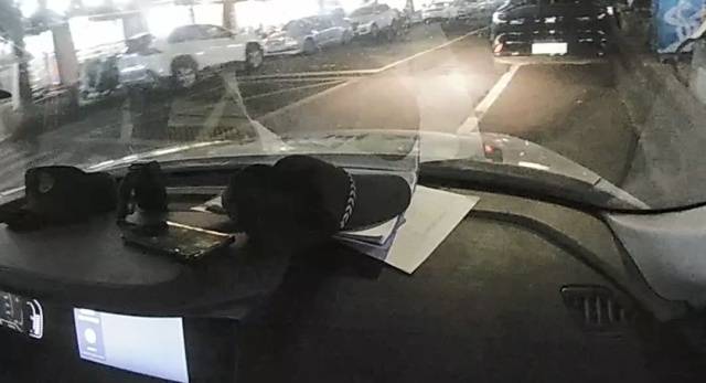 机智！快递在家门口被偷<strong></p>
<p>37币</strong>，她用一招抓到了人还拿回了东西