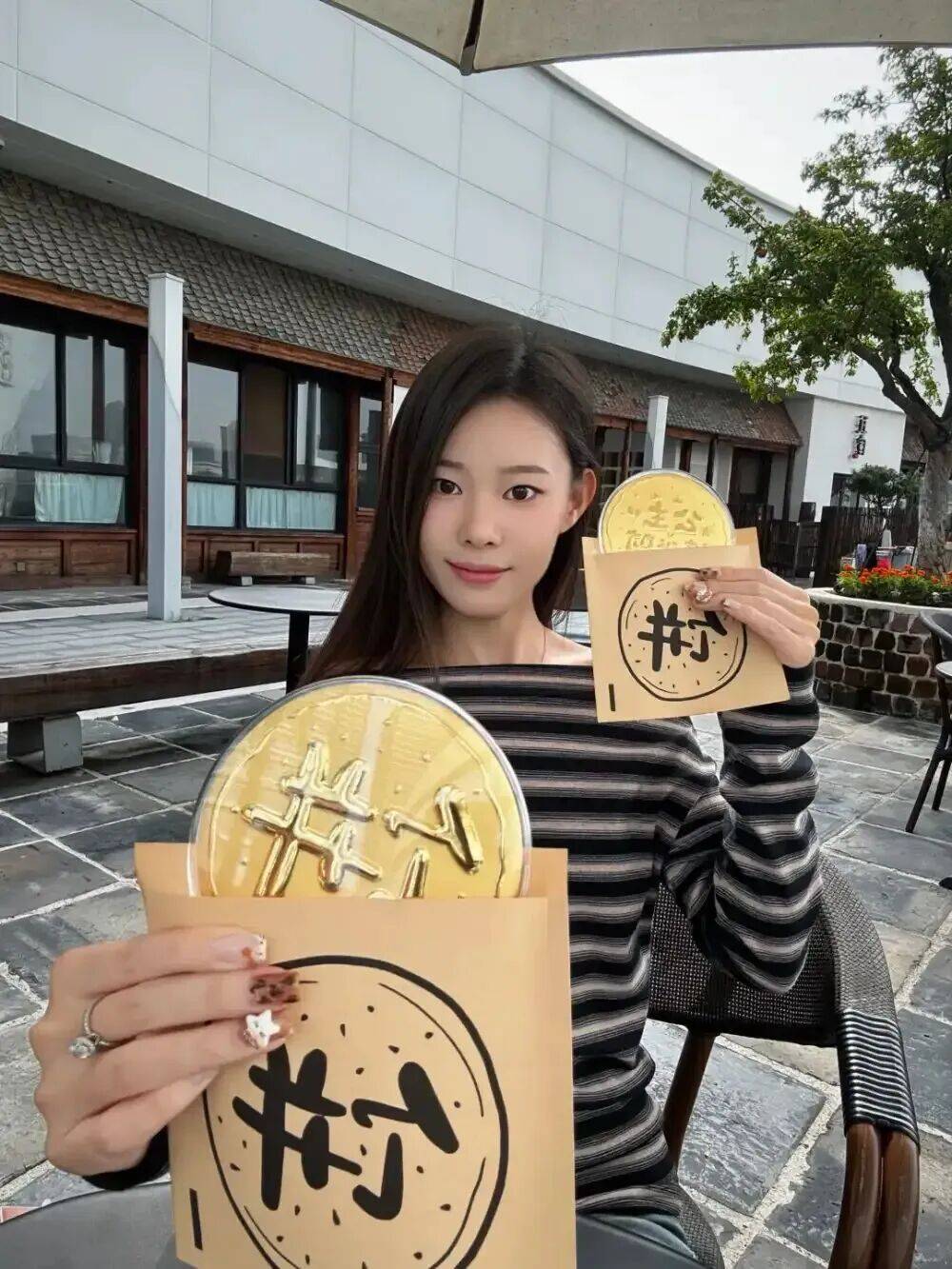 潮汕老板卖0.1克黄金<strong></p>
<p>37币</strong>,今年已进账62亿