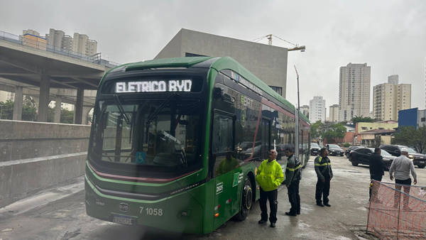 德国铁路公司订购中国电动公交车<strong></p>
<p>币神币价格</strong>,德财长:让我十分恼火